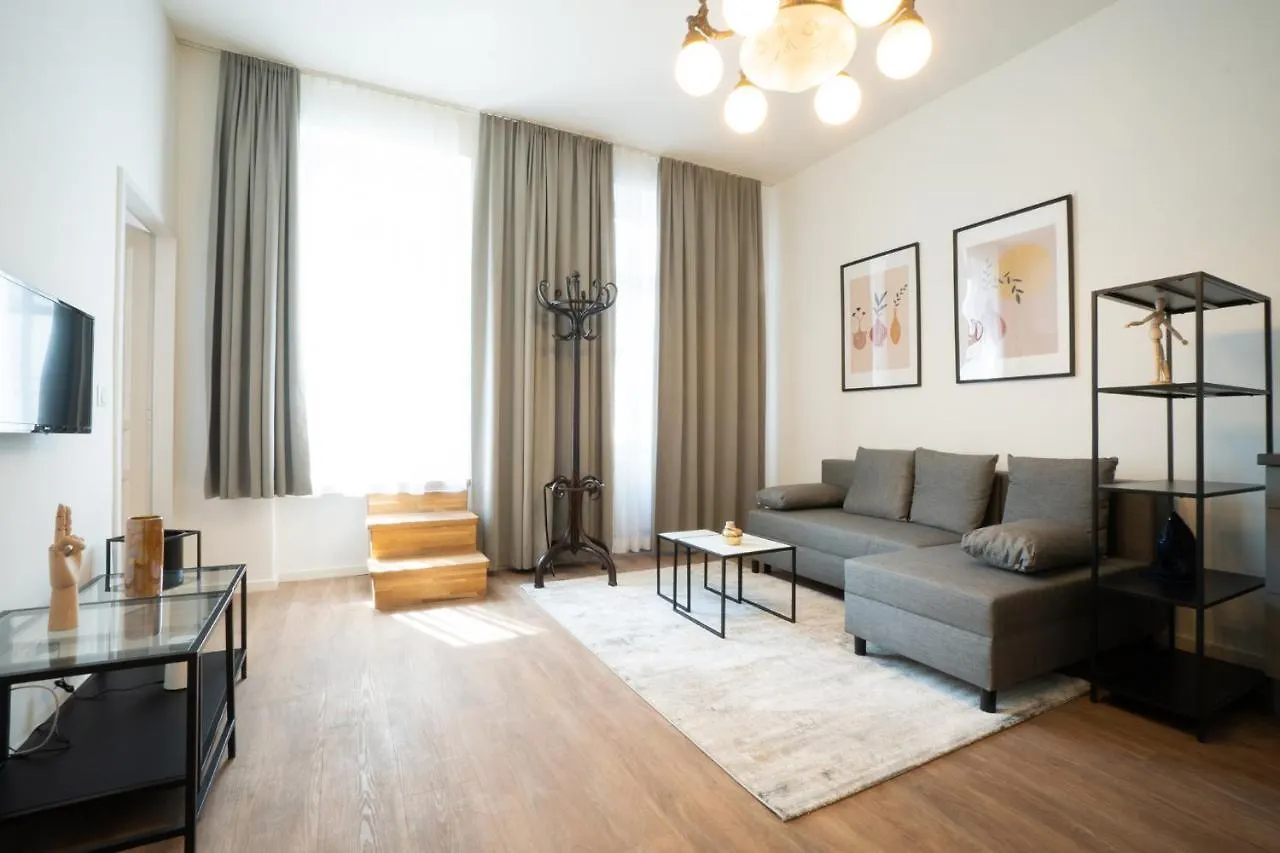 Spacious Apartment With Huge Shared Terrace And Grill Located Between City Centre And Donau River Vienna
