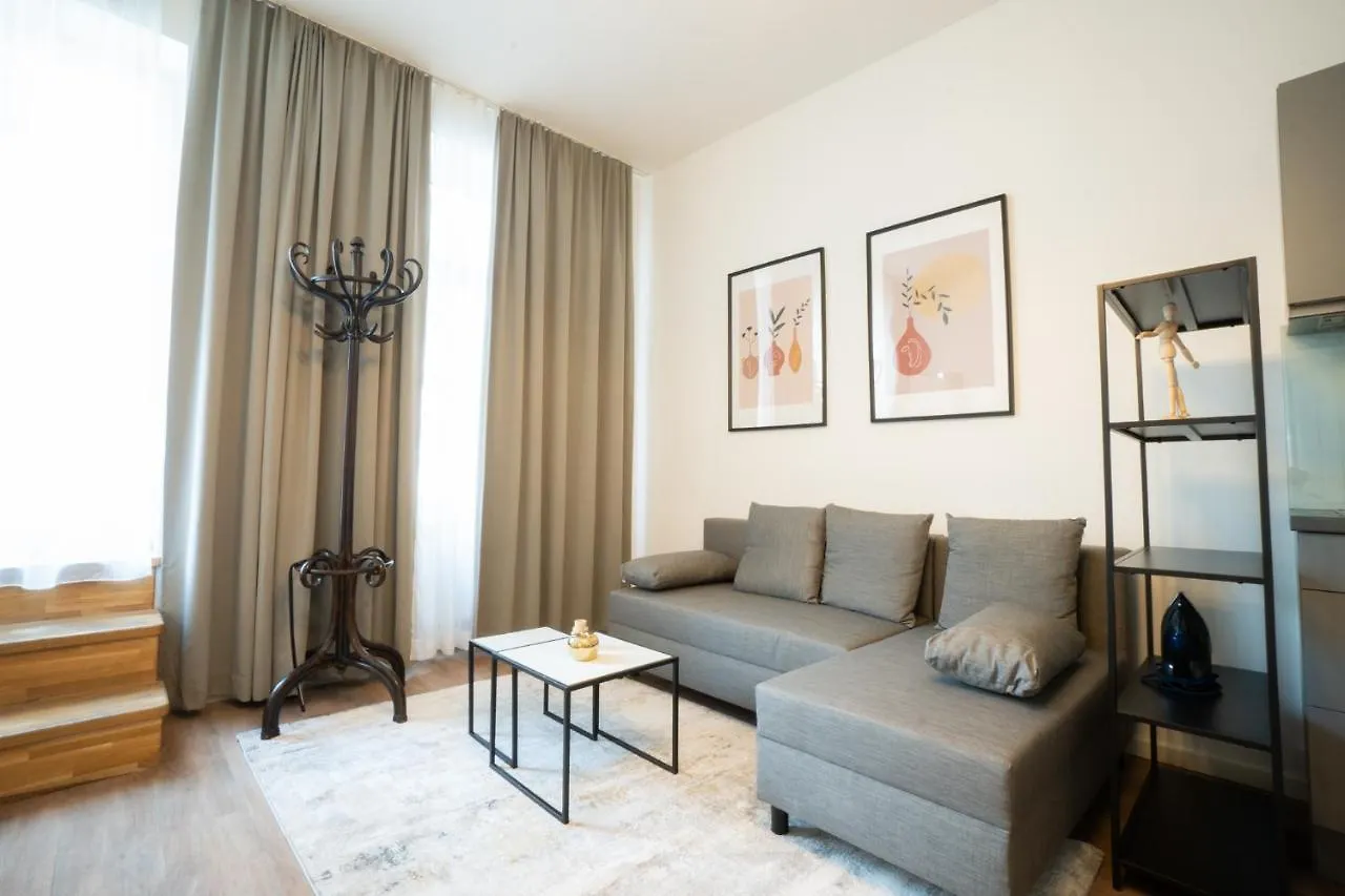Spacious Apartment With Huge Shared Terrace And Grill Located Between City Centre And Donau River Vienna 0*,  Austria