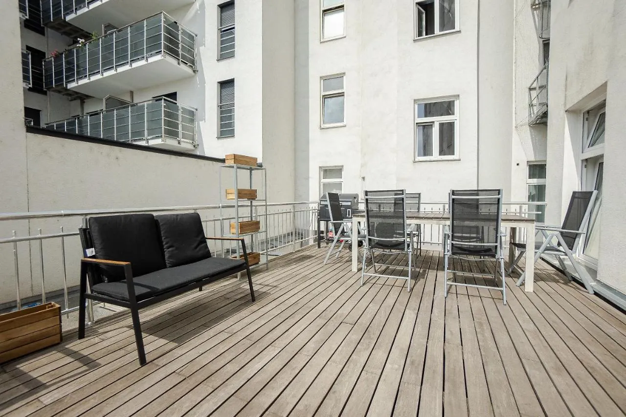 Spacious Apartment With Huge Shared Terrace And Grill Located Between City Centre And Donau River Vienna